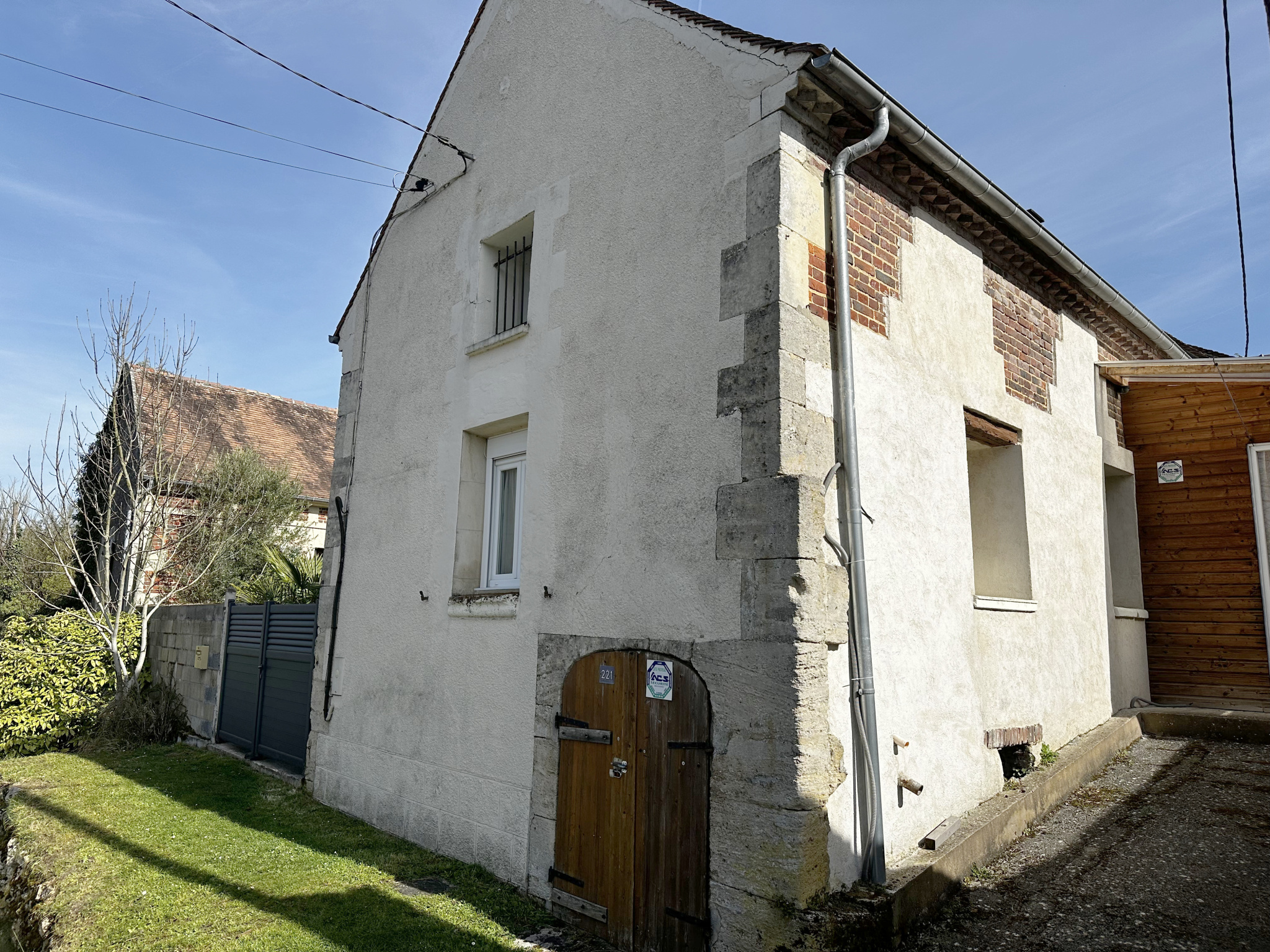 Charmante Maison Ancienne Rénovée 80 m2 au sol + dépendance 50 m2